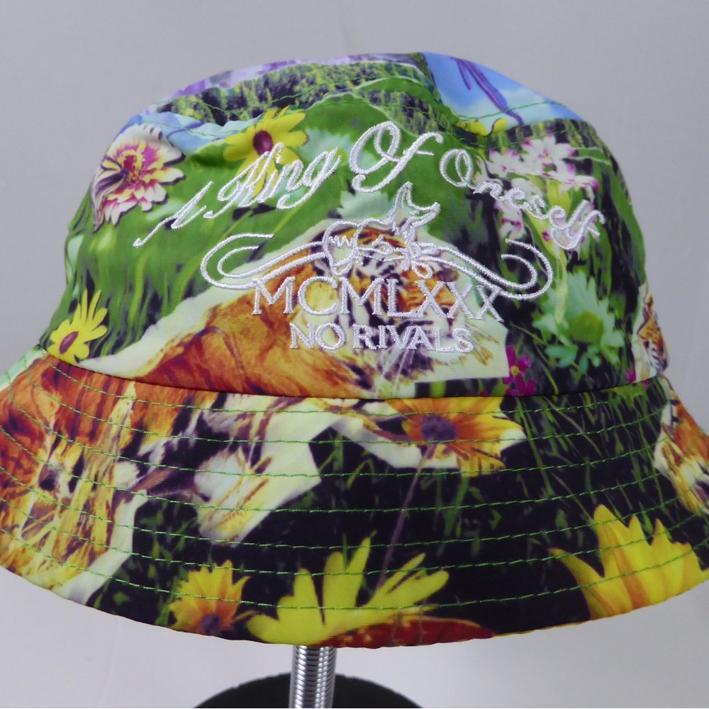 Akoo King of Oneself No Rivals Nature Bucket Hat Tiger Oasis NWT